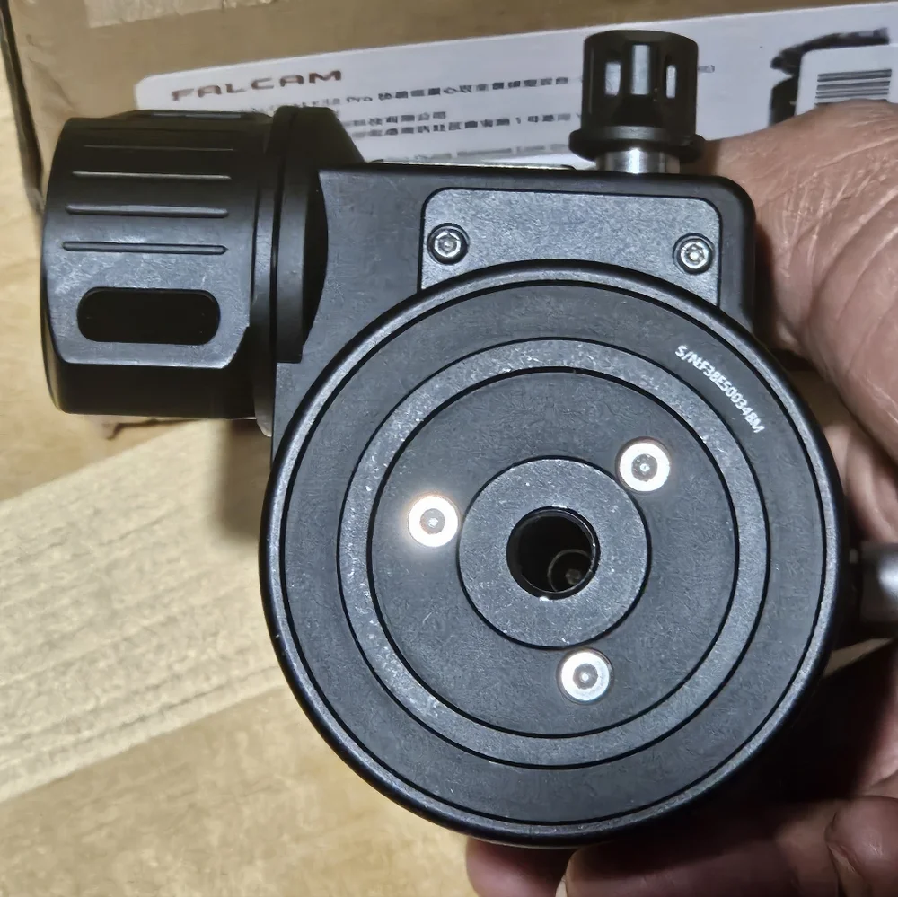 The FALCAM XB-3R F38 PRO Quick Release Plate 360° Dual Panorama Ballhead Tripod
